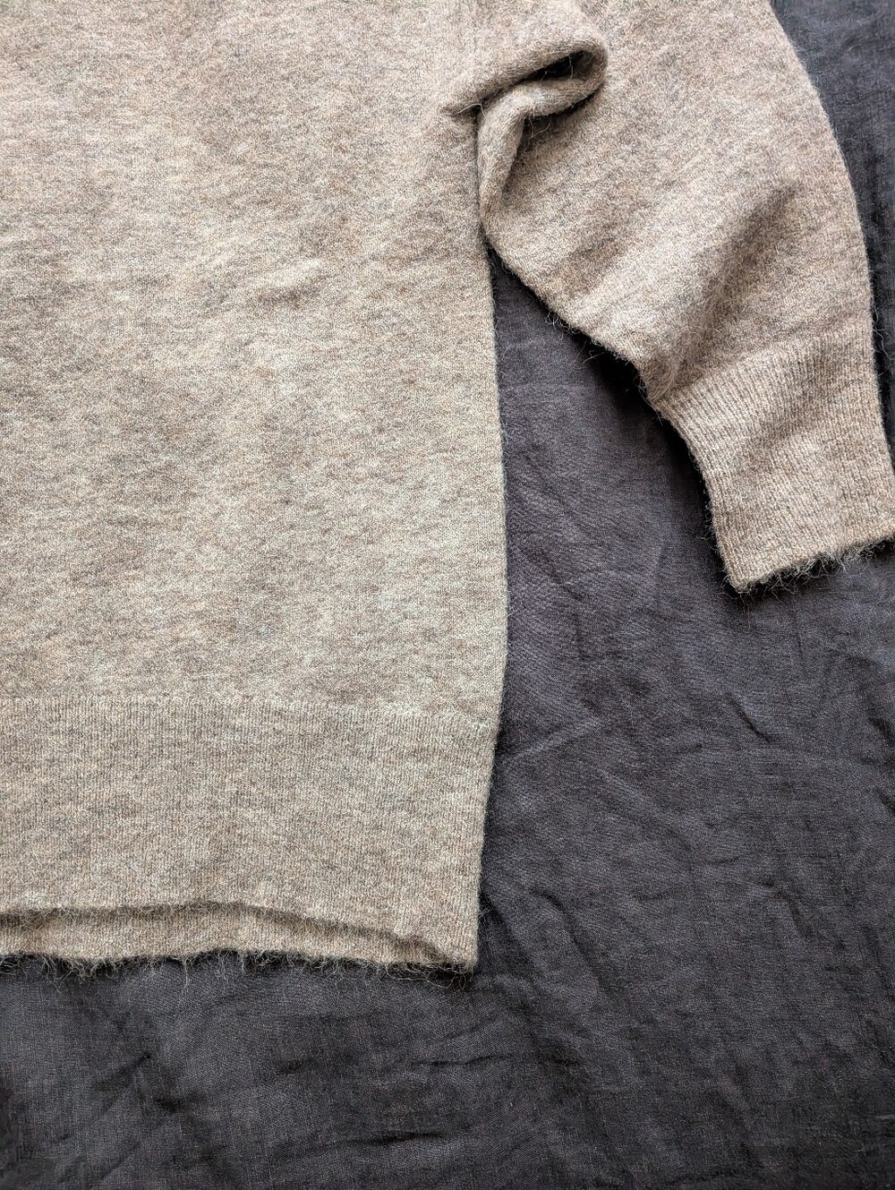 NWOT Aritzia The Group Babaton Thurlow Relaxed crew-neck sweater Merino Wool - Picture 7 of 8